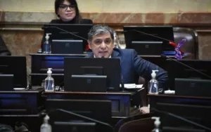 Un senador nacional fue hallado sin vida en su casa