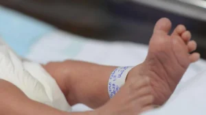Una empresa captó a una rosarina para vender a su hija