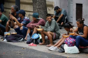 cuanto necesitó una familia para no ser pobre en argentina
