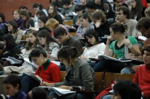 Universidad pública: el acceeso de estudiantes de bajos ingresos se triplicó en los últimos 30 años