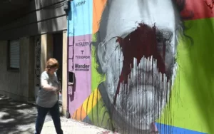 Vandalizaron un mural de Roberto Fontanarrosa