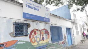 Patrullero en operativo en el Centro Cuidar Travesía