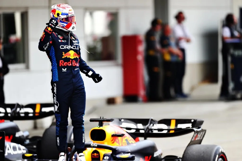 El piloto neerlandés de Red Bull se quedó con el primer lugar en el circuito de Suzuka y regresó a la victoria tras abandonar en Australia.