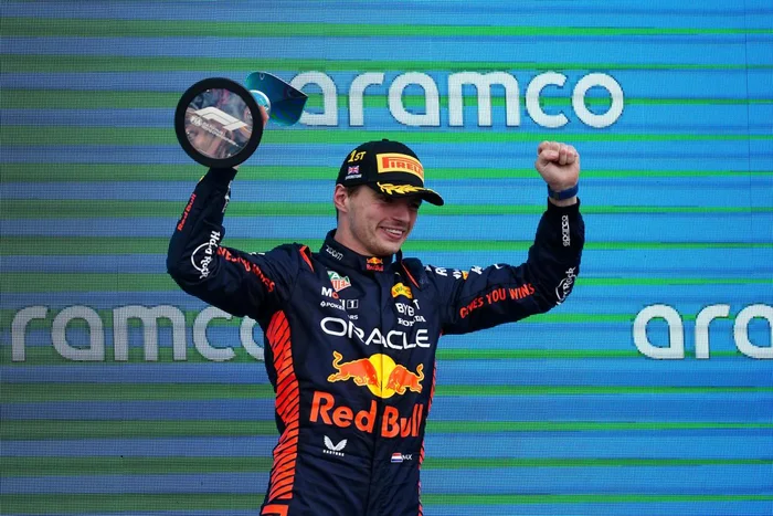 El piloto de Red Bull ganó el Gran Premio de Gran Bretaña en Silverstone y al parecer nadie obstaculizará su camino al tricampeonato.