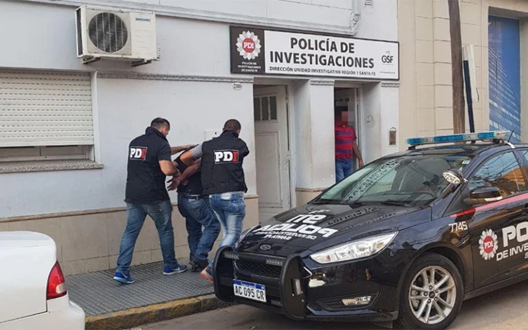 Violencia de género y detención en plena autopista Rosario-Córdoba.