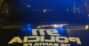 Patrullero en un operativo policial en Rosario
