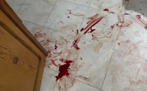 Patrullero policial tras una violenta entradera en Fisherton