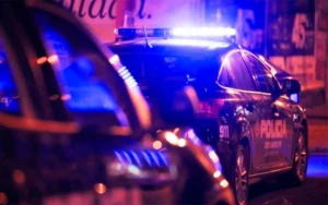 Patrullero en un operativo tras un siniestro vial en Rosario