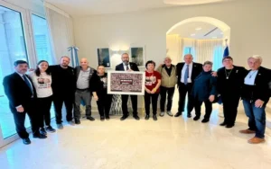 En Israel, Werthein se reunió con familiares de argentinos secuestrados en Gaza