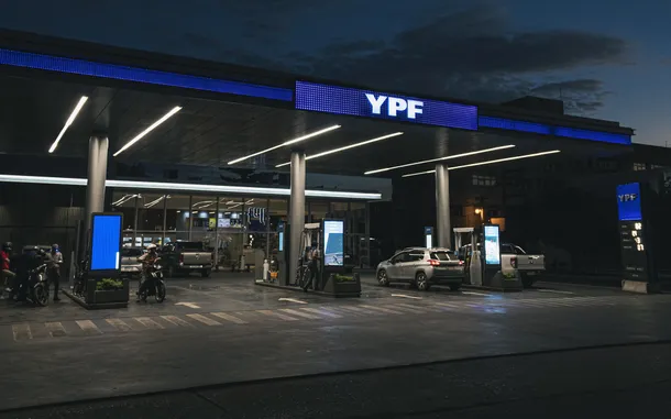 YPF aumentó un 2,5% los combustibles: cómo quedaron los precios en los surtidores