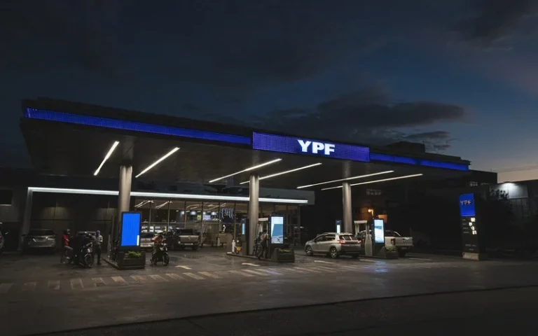 YPF empezó a cobrar en Rosario distintas tarifas por horas