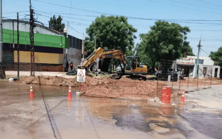 Zona norte: Aguas Santafesinas advirtió que habrá baja presión por la rotura del caño maestro