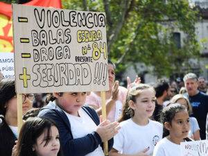 Docentes piden basta de violencia en las escuelas