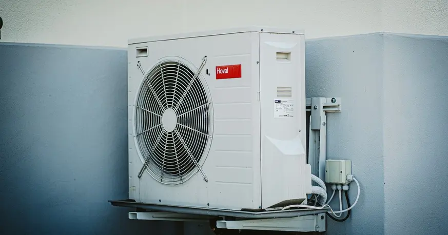 Agua del aire acondicionado: ¿sirve para regar las plantas?