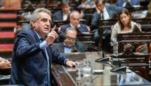 Rossi apuntó contra el socialismo