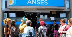 ANSES ajusta controles: quiénes pierden la AUH en febrero