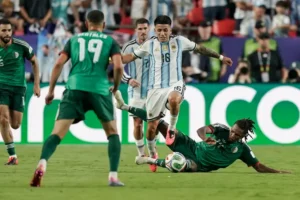 Argelia denuncia ante la FIFA el arbitraje con Argentina