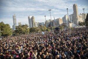 100mil personas en los festejos del 20 de junio