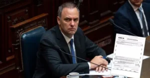 El Gobierno mantiene la custodia de Adorni por seguridad
