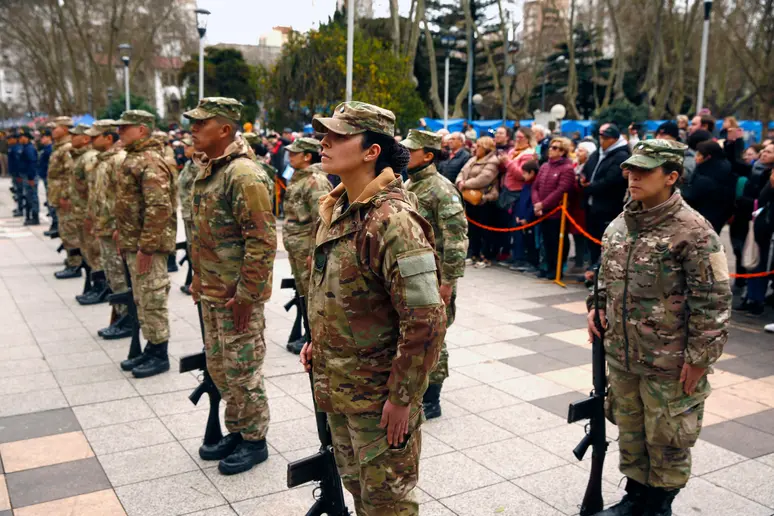 Bono de $50.000 para militares y fuerzas federales en agosto