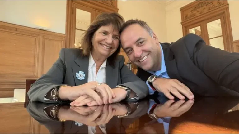 Bullrich le exige a Adorni que entregue su declaración jurada