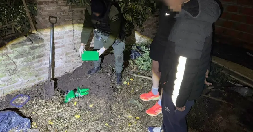 Cayó un narco con 58 kilos de cocaína enterrados en Roldán
