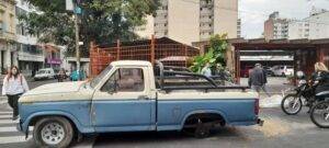 Una camioneta perdió una rueda en pleno centro