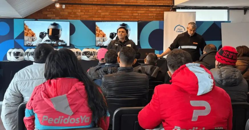Capacitan a repartidores y entregan cascos homologados en Rosario