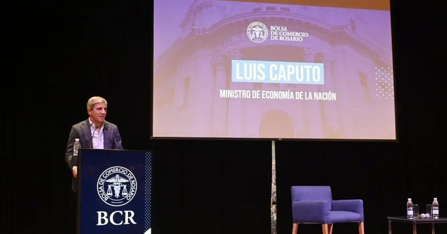 Caputo llega a Rosario para dar una exposición en la Bolsa de Comercio 