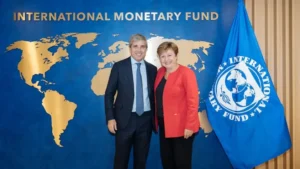 Luis Caputo viaja a Washington para negociar con el FMI