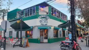 Fachada de una comisaría vinculada a una causa judicial en Rosario