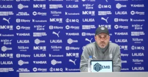 Eduardo Chacho Coudet en conferencia de prensa