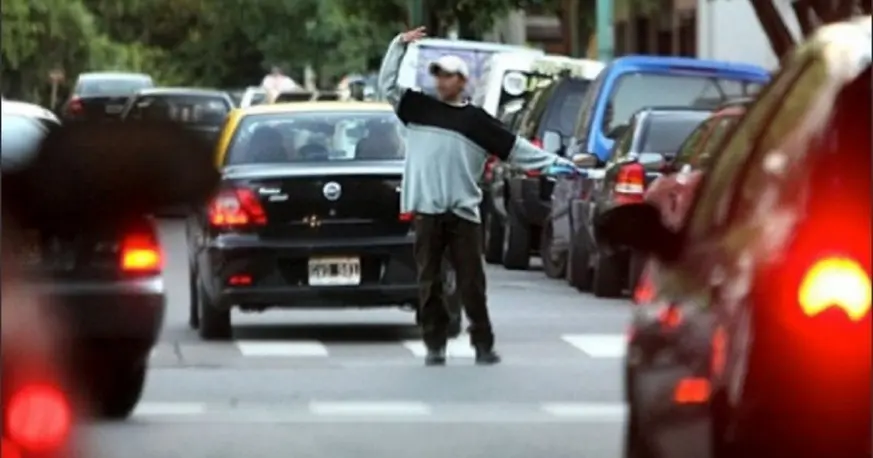 Condena a limpiavidrios por ataque a automovilista en Rosario
