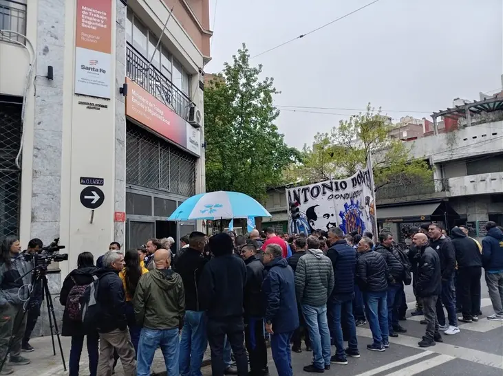 Conciliación obligatoria por el cierre de Electrolux en Rosario