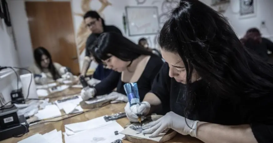 Abrieron las preinscripciones a los cursos gratuitos de tatuaje