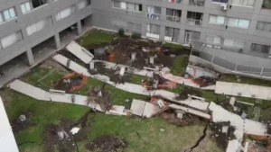 Peritajes tras un derrumbe en Parque Patricios