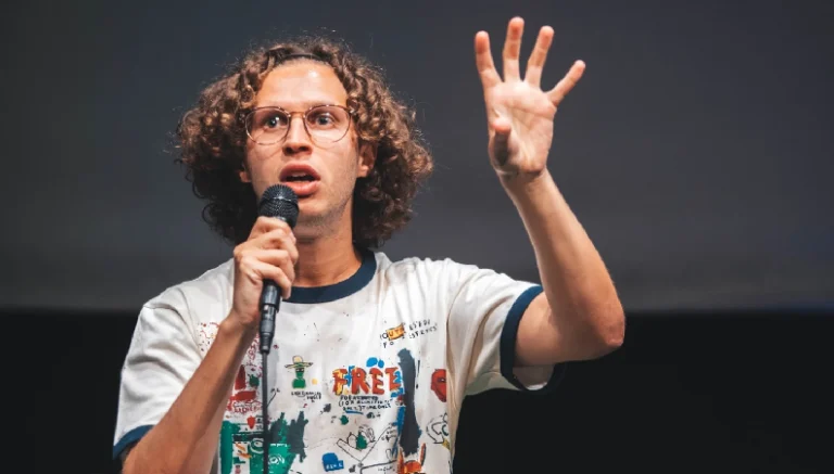 El comediante Trinche Dardik en Rosario La Ciudad Media