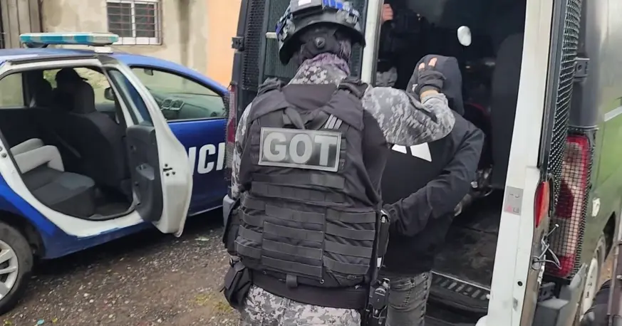 Detienen a menor por violenta balacera en Villa Gobernador Gálvez