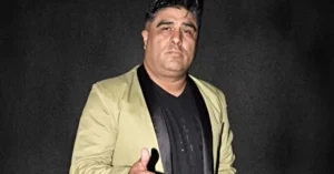 Patrullero y móvil policial en operativo