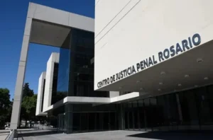 Detuvieron a conductor de DiDi Moto por abuso en Fisherton