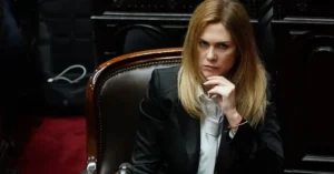 Diputados exigen retractación pública de Lilia Lemoine