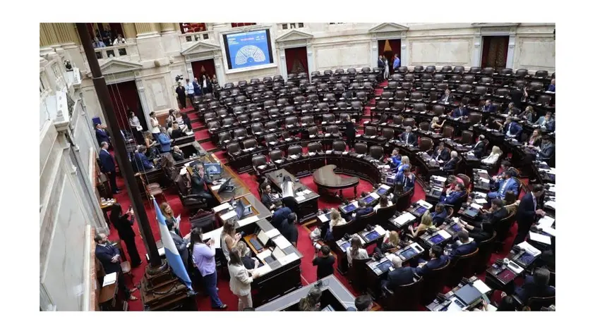 Diputados: tensión y gritos por la reforma laboral