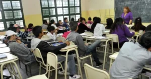 Docentes deberán presentar DDJJ para evitar descuentos en el paro