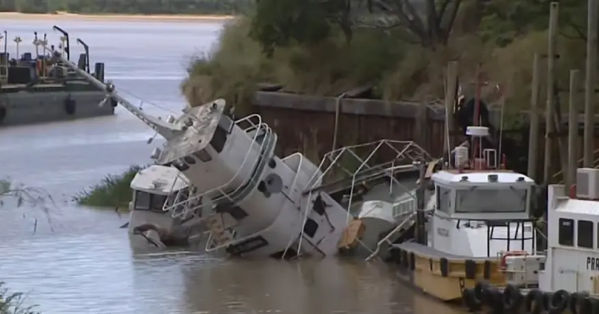 Dos barcos se hundieron en el arroyo Saladillo