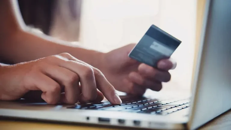 El e-commerce creció un 60% en 2025 y desafía la caída del consumo