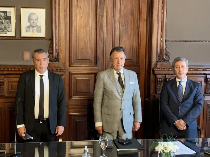 El Gobierno apelará para sostener ciudadanías en Migraciones