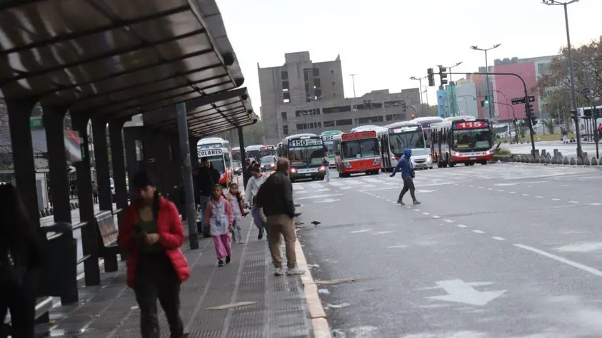 El Gobierno busca destrabar la crisis del transporte