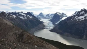 Funcionarios nacionales celebran fallo de la Corte sobre la Ley de Glaciares
