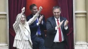 El Gobierno define reemplazo de Adorni y limita viajes oficiales