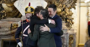 Edificio y personal de la obra social militar en Argentina